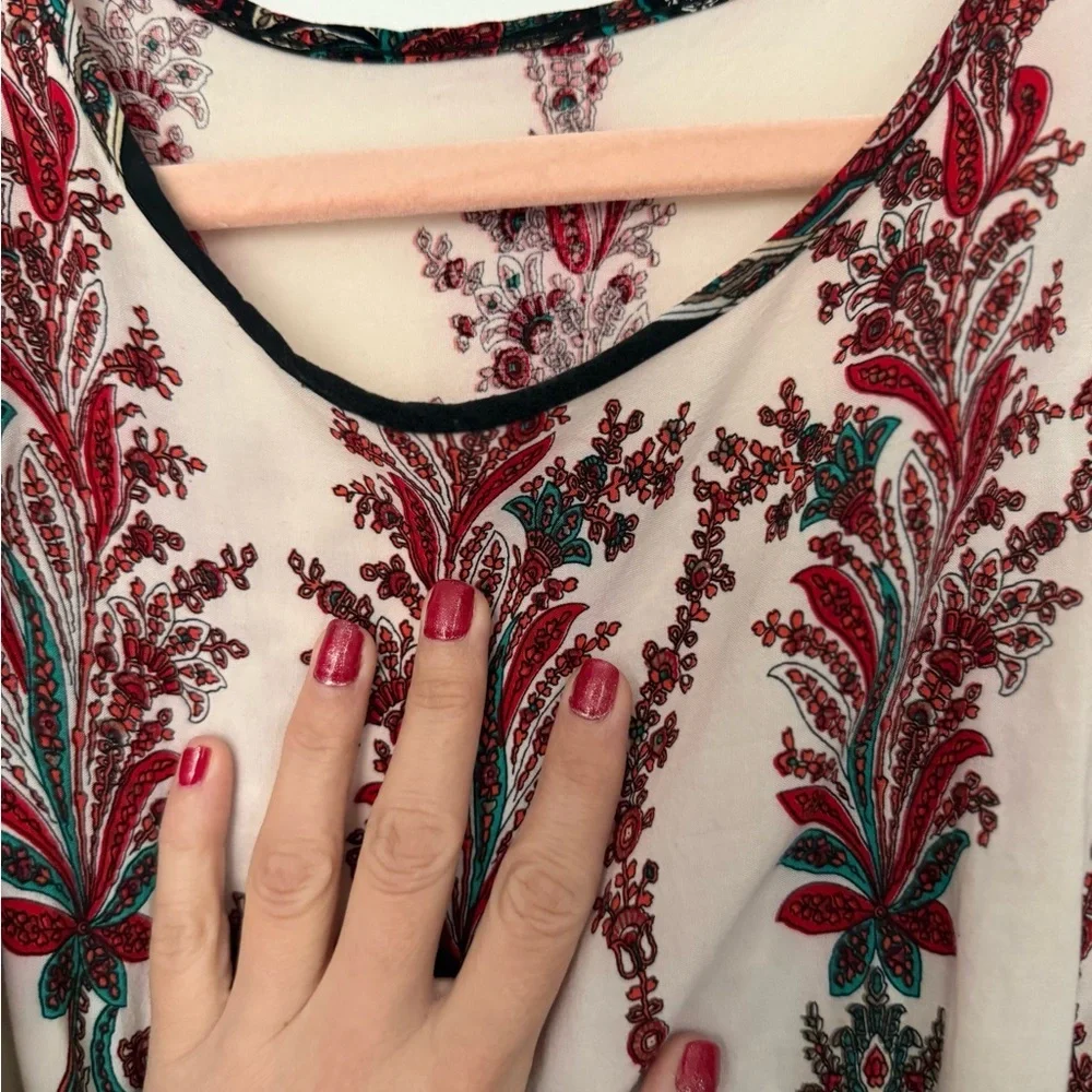 Elegant Paisley Print Women's Top - Picture 4 of 4